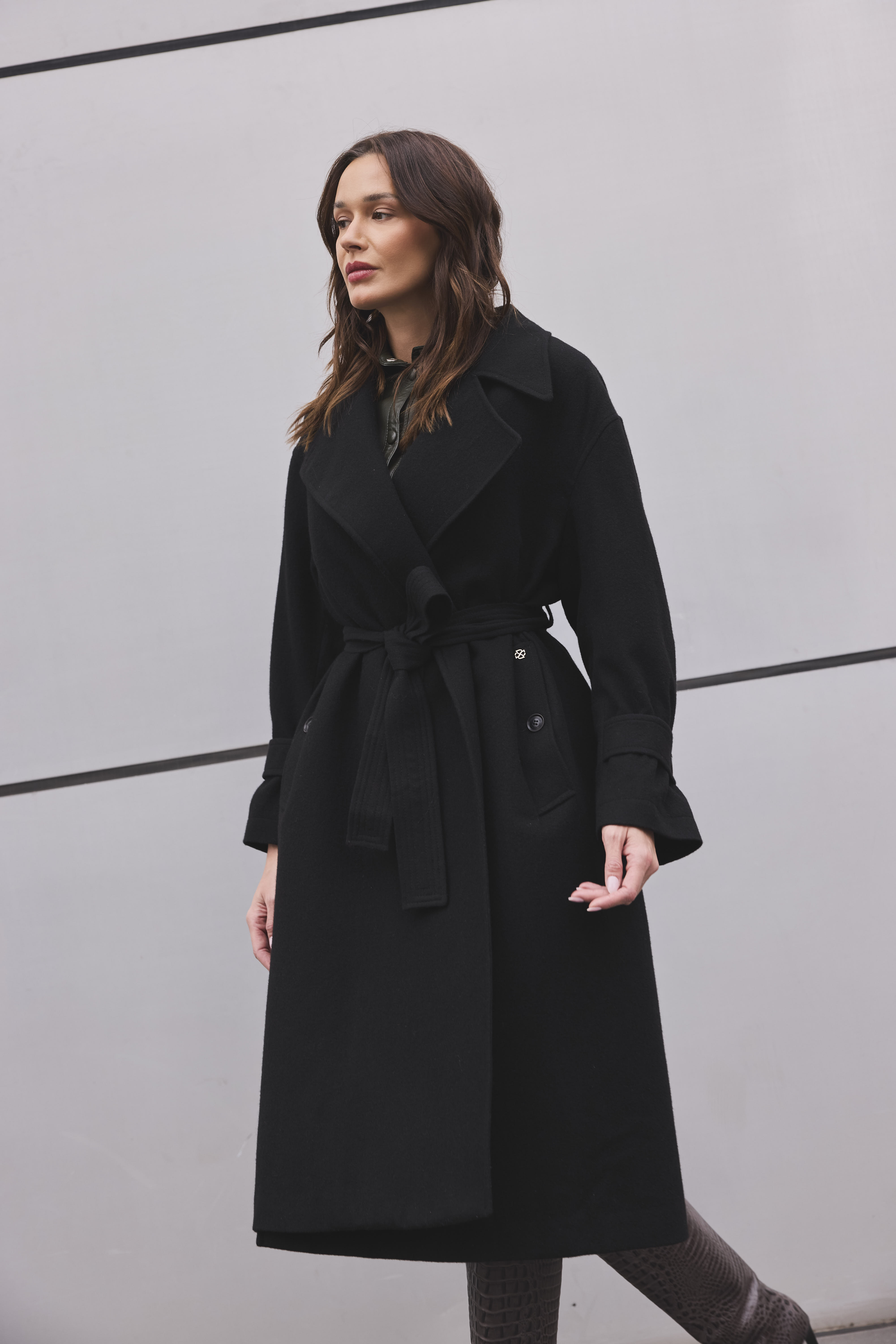 Modelo con abrigo de cashmere